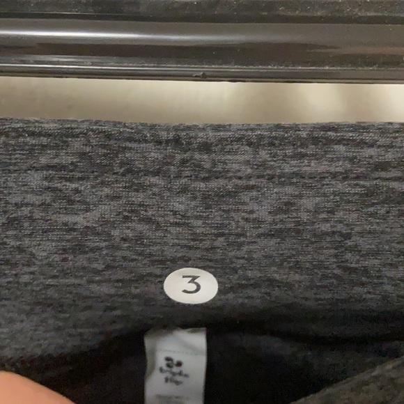 Triple Flip Charcoal Leggings - Picture 5 of 6